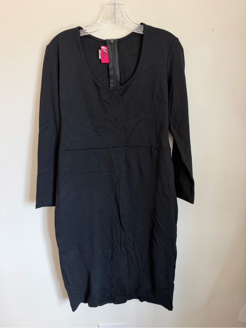 Vixen by Micheline Pitt Black Long Sleeve V-Neck Dress